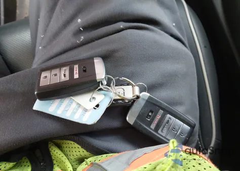 2019 Acura Rdx Advance Package z USA, uszkodzony, nr VIN 5J8TC2H72KL003955